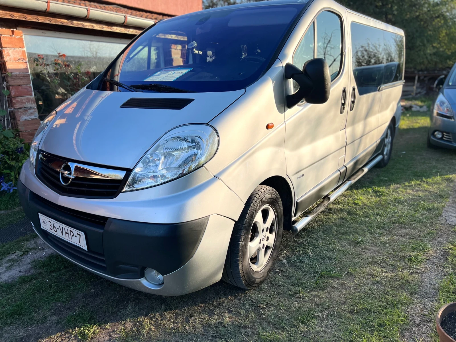 Opel Vivaro 2.5dci 145к.с автоматик, всички екстри! Рампа!!! - изображение 4