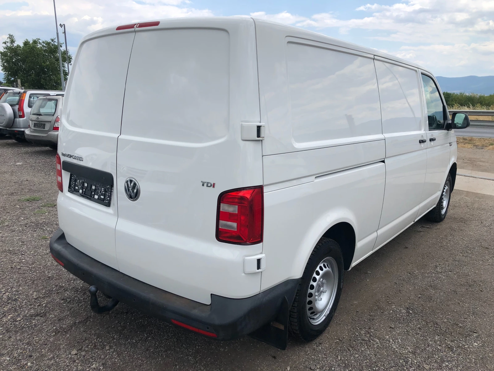VW Transporter T6 2.0 - изображение 6