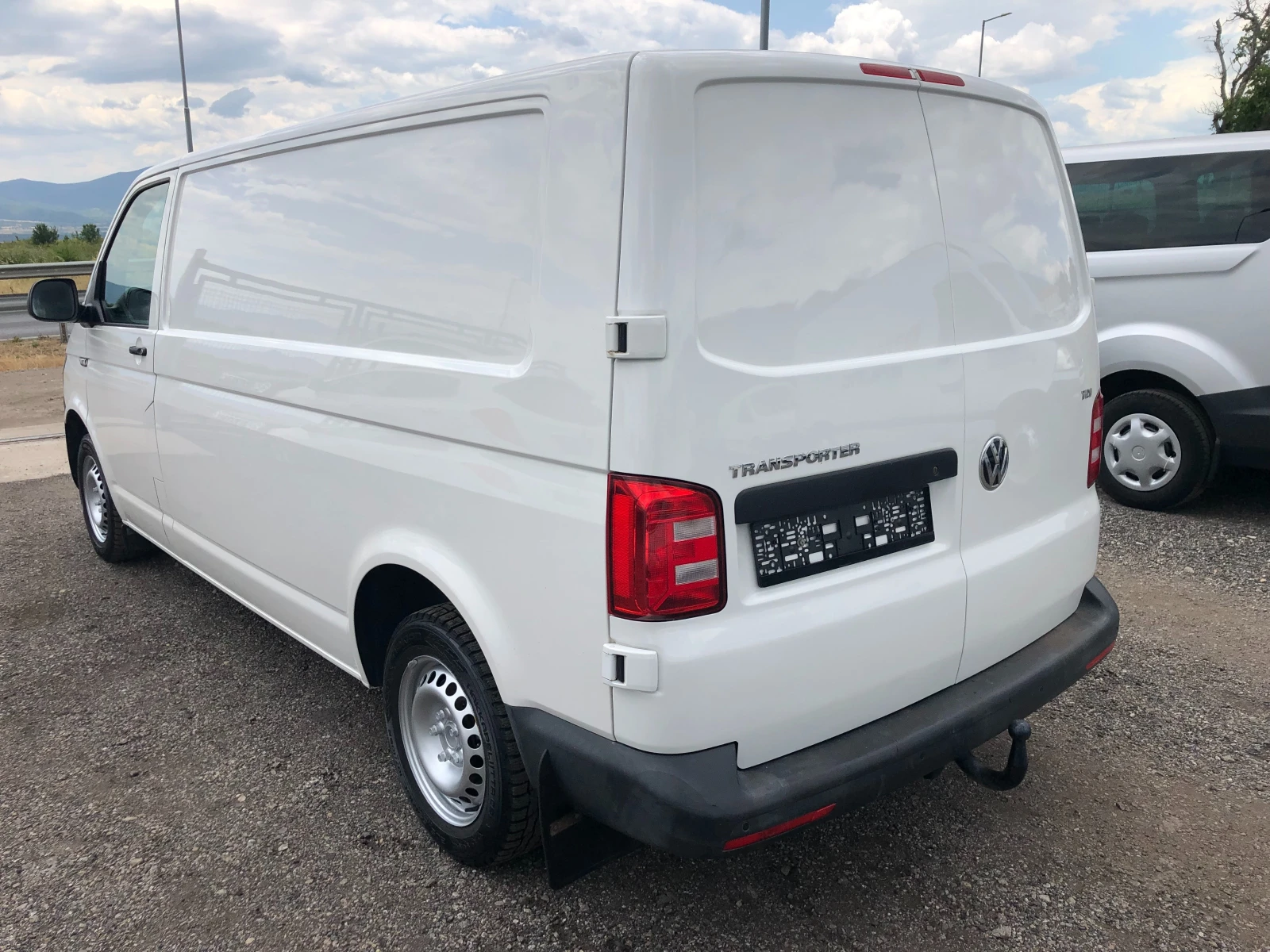 VW Transporter T6 2.0 - изображение 8
