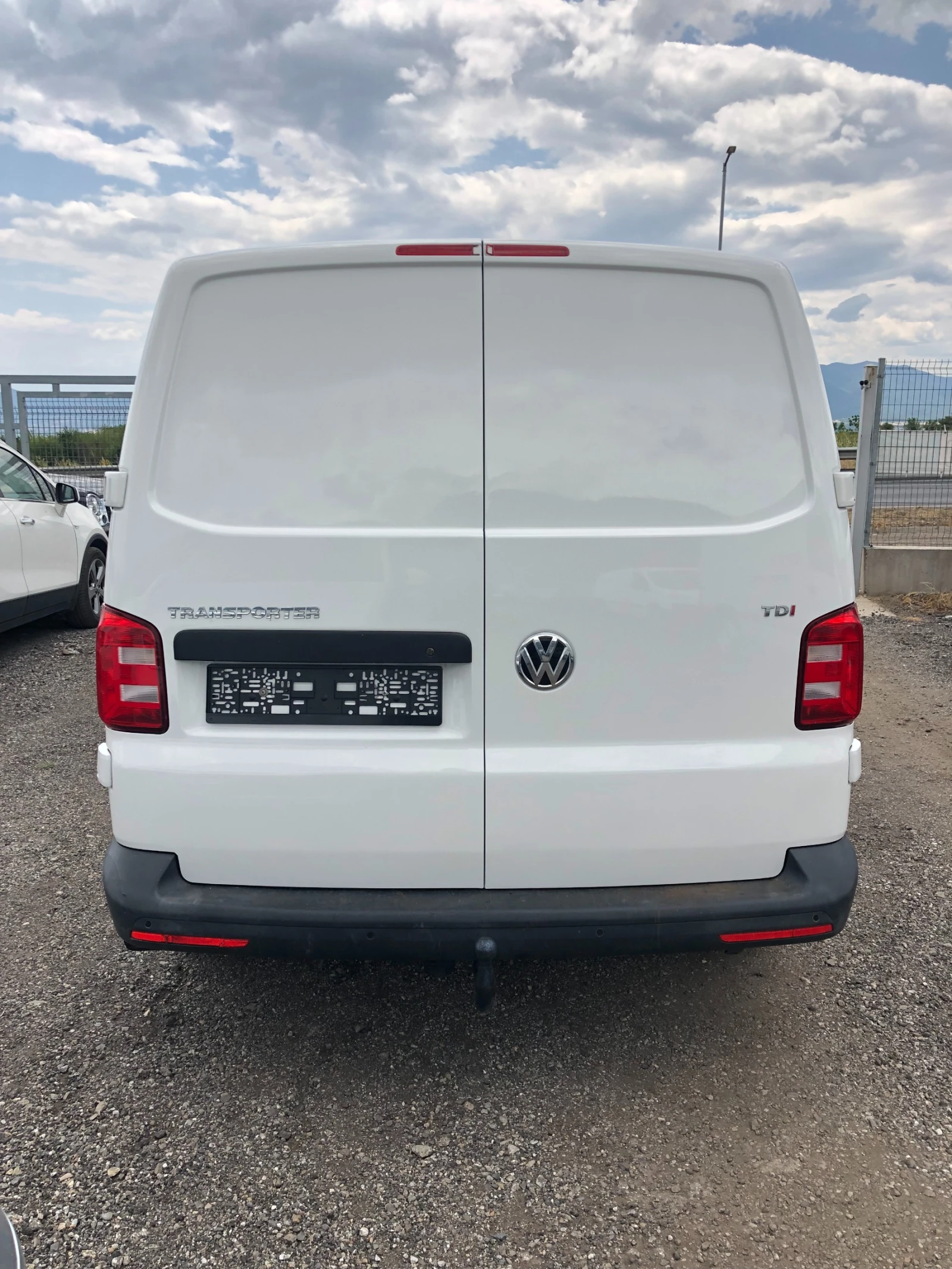 VW Transporter T6 2.0 - изображение 7