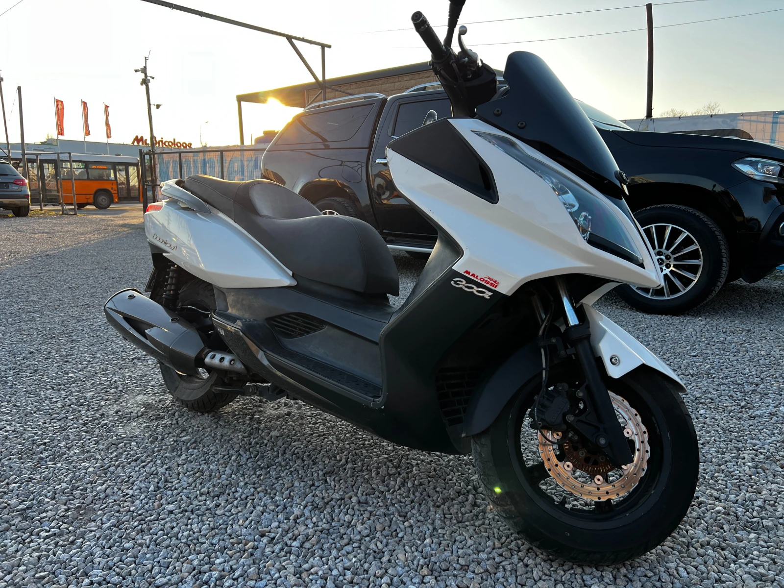 Kymco Downtown 300 ABS РЕГИСТРИРАН ОБСЛУЖЕН, снимка 3 - Мотоциклети и мототехника - 53815417