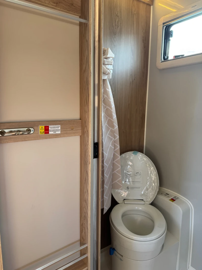 Каравана Bursner LUXURY ПРОМО ЦЕНА 11.112025, снимка 9 - Каравани и кемпери - 52338114