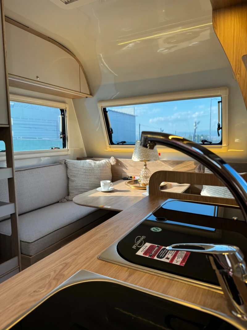 Каравана Bursner LUXURY ПРОМО ЦЕНА 11.112025, снимка 3 - Каравани и кемпери - 52338114
