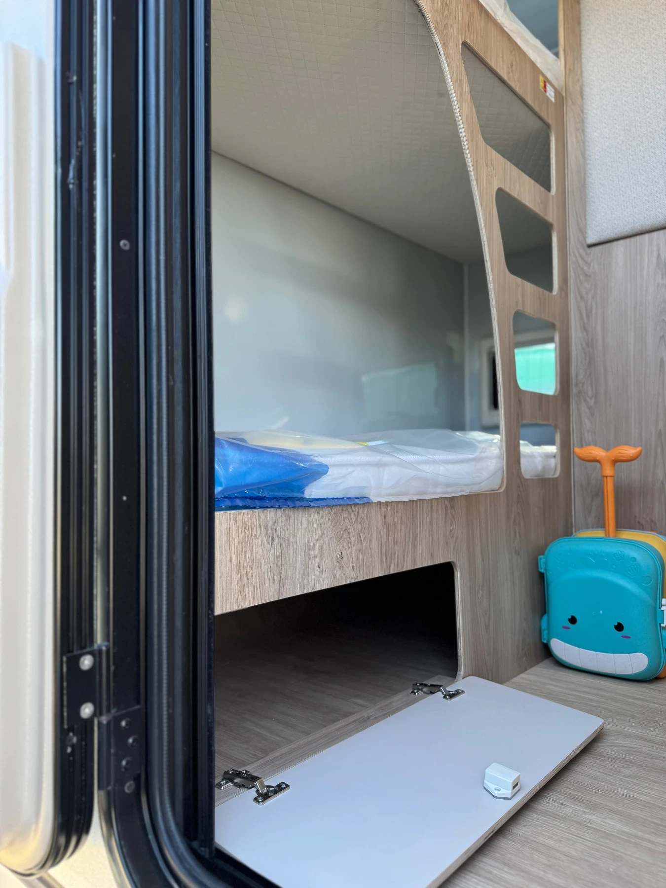  Bursner LUXURY   11.112025 | Mobile.bg   15