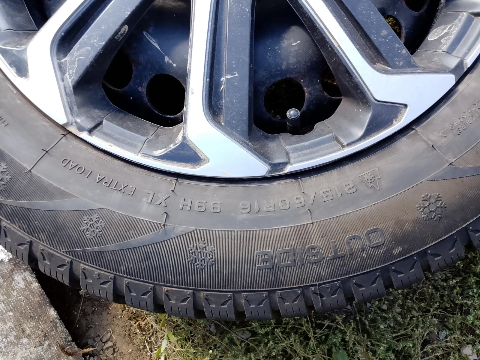 Гуми Зимни 215/60R16, снимка 11 - Гуми и джанти - 56343408