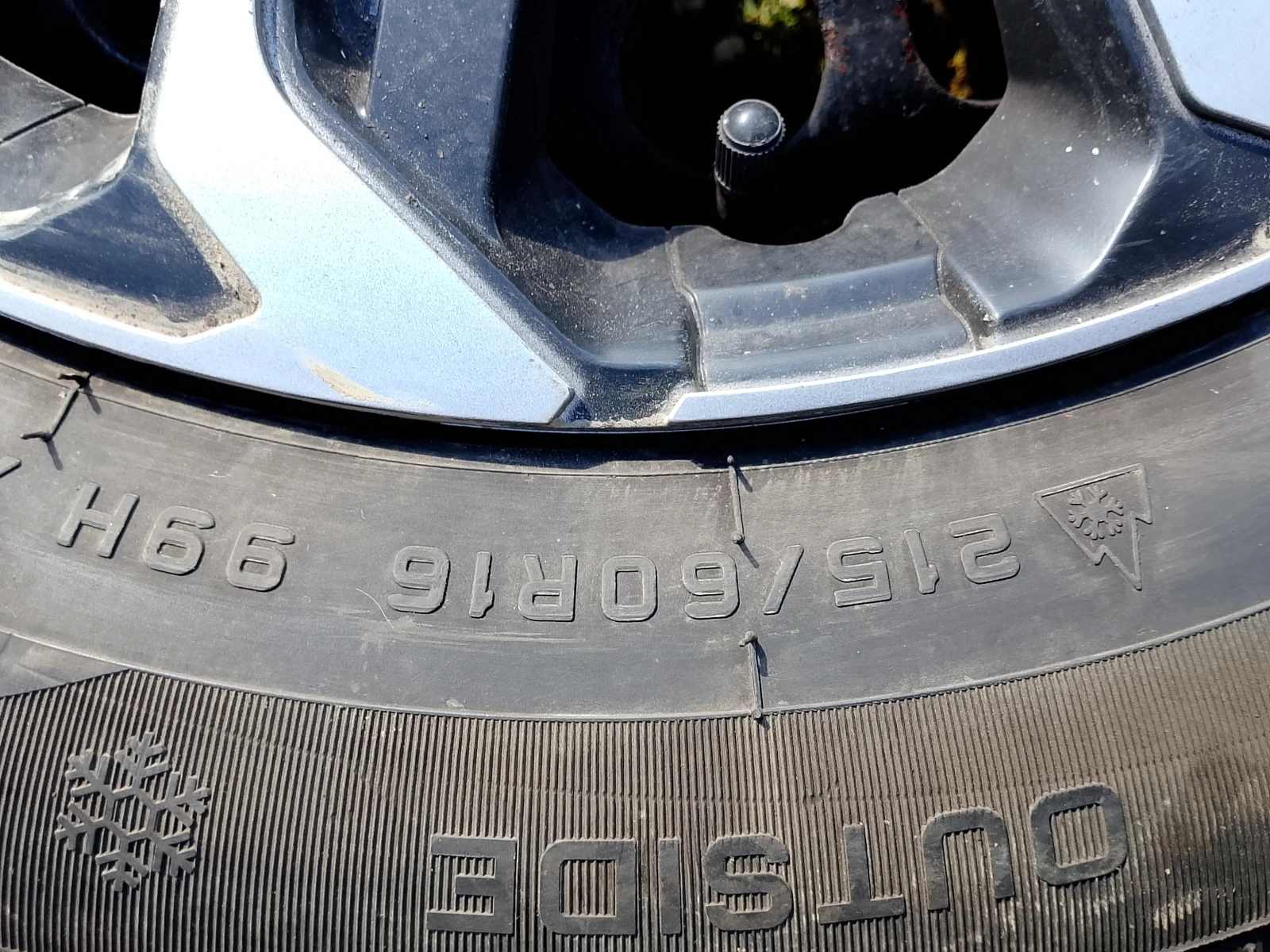 Гуми Зимни 215/60R16, снимка 13 - Гуми и джанти - 56343408