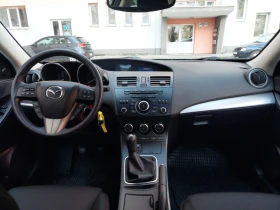 Mazda 3 1.6i 35000km FACELIFT НОВА, снимка 9