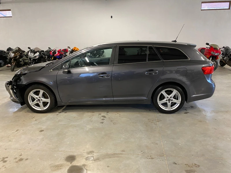 Toyota Avensis 2.2Dcat, avtomat, navi, keyless, camera, снимка 6 - Автомобили и джипове - 47614084