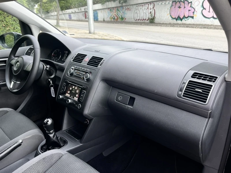 VW Touran TDI NAVI 6 скорости, снимка 5 - Автомобили и джипове - 47220205