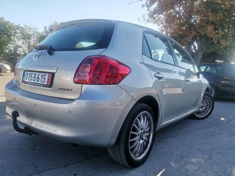 Toyota Auris 1.6i /ПАРКТРОНИК/КАТО НОВ, снимка 6 - Автомобили и джипове - 47294193