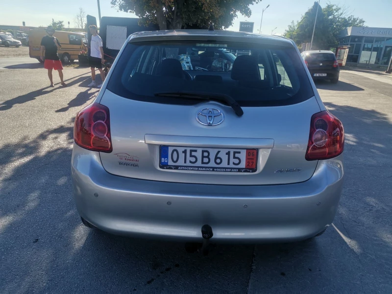 Toyota Auris 1.6i /ПАРКТРОНИК/КАТО НОВ, снимка 5 - Автомобили и джипове - 47294193