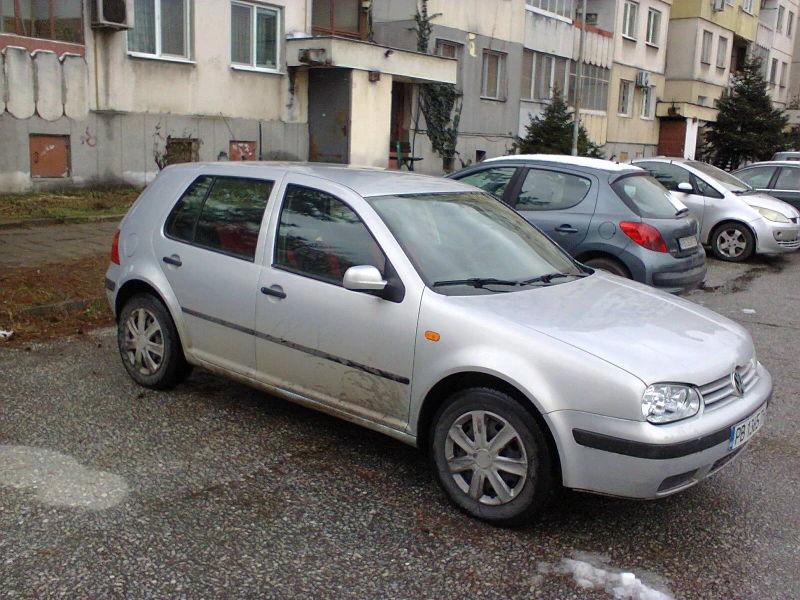 VW Golf 4       * * КЛИМАТИК* * , снимка 2 - Автомобили и джипове - 49336630