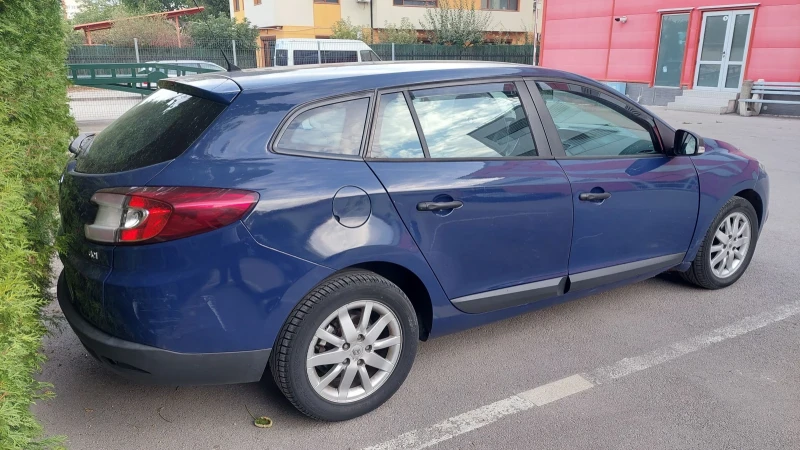 Renault Megane Grandtour, снимка 4 - Автомобили и джипове - 52071423