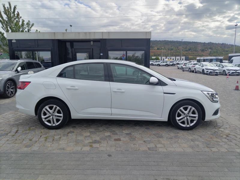 Renault Megane 1.3TCe 140 к.с./Life, снимка 4 - Автомобили и джипове - 51911374