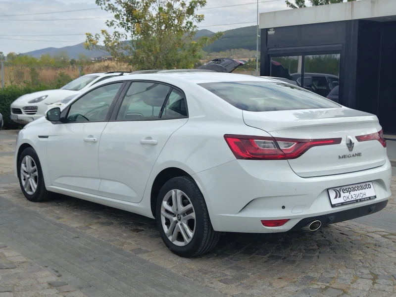 Renault Megane 1.3TCe 140 к.с./Life, снимка 7 - Автомобили и джипове - 51911374