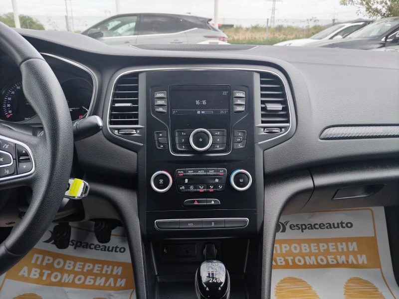 Renault Megane 1.3TCe 140 к.с./Life, снимка 10 - Автомобили и джипове - 51911374