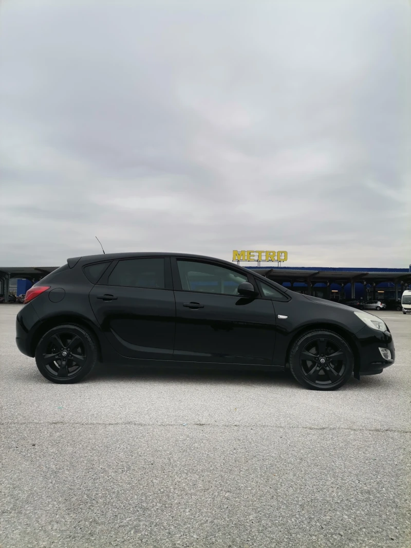 Opel Astra J 1.7 CDTI, снимка 4 - Автомобили и джипове - 52804889