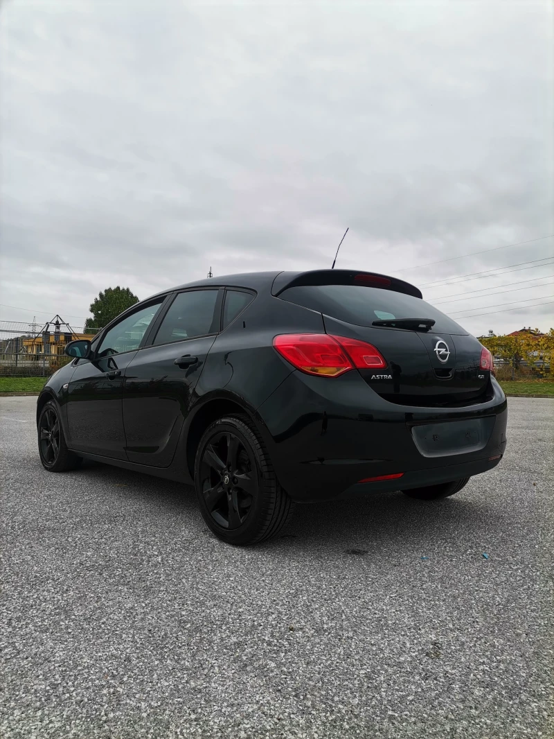 Opel Astra J 1.7 CDTI, снимка 7 - Автомобили и джипове - 52804889