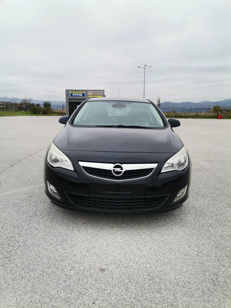 Opel Astra J 1.7 CDTI, снимка 2 - Автомобили и джипове - 52804889