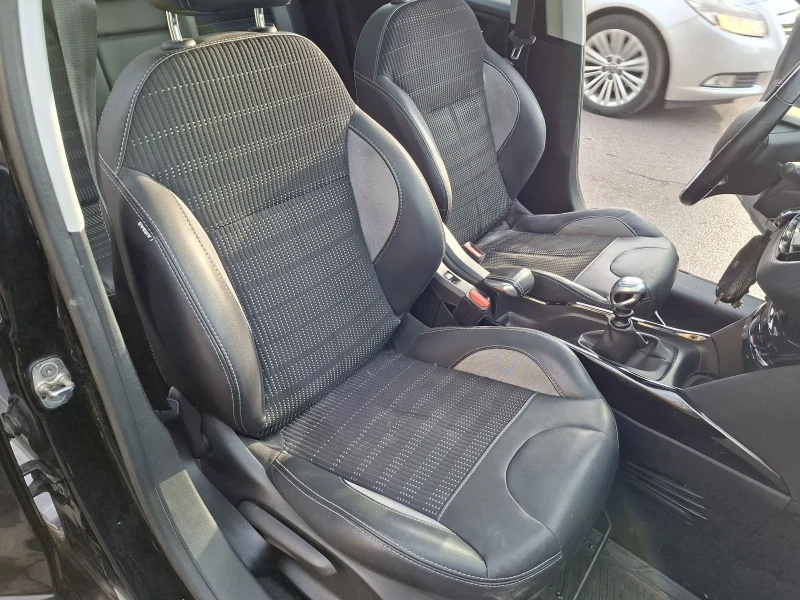 Peugeot 2008, снимка 7 - Автомобили и джипове - 53261076