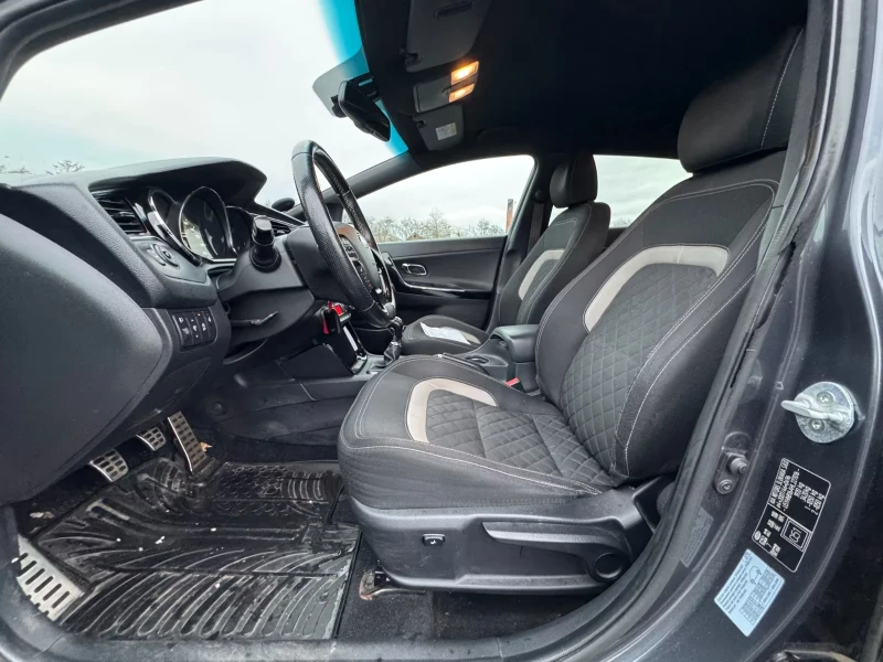 Kia Ceed GT 1.6CRDi DCT Sport 136PS DK, снимка 11 - Автомобили и джипове - 53529756