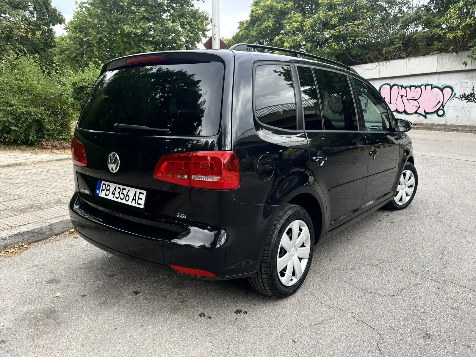 VW Touran TDI NAVI 6 скорости - изображение 2