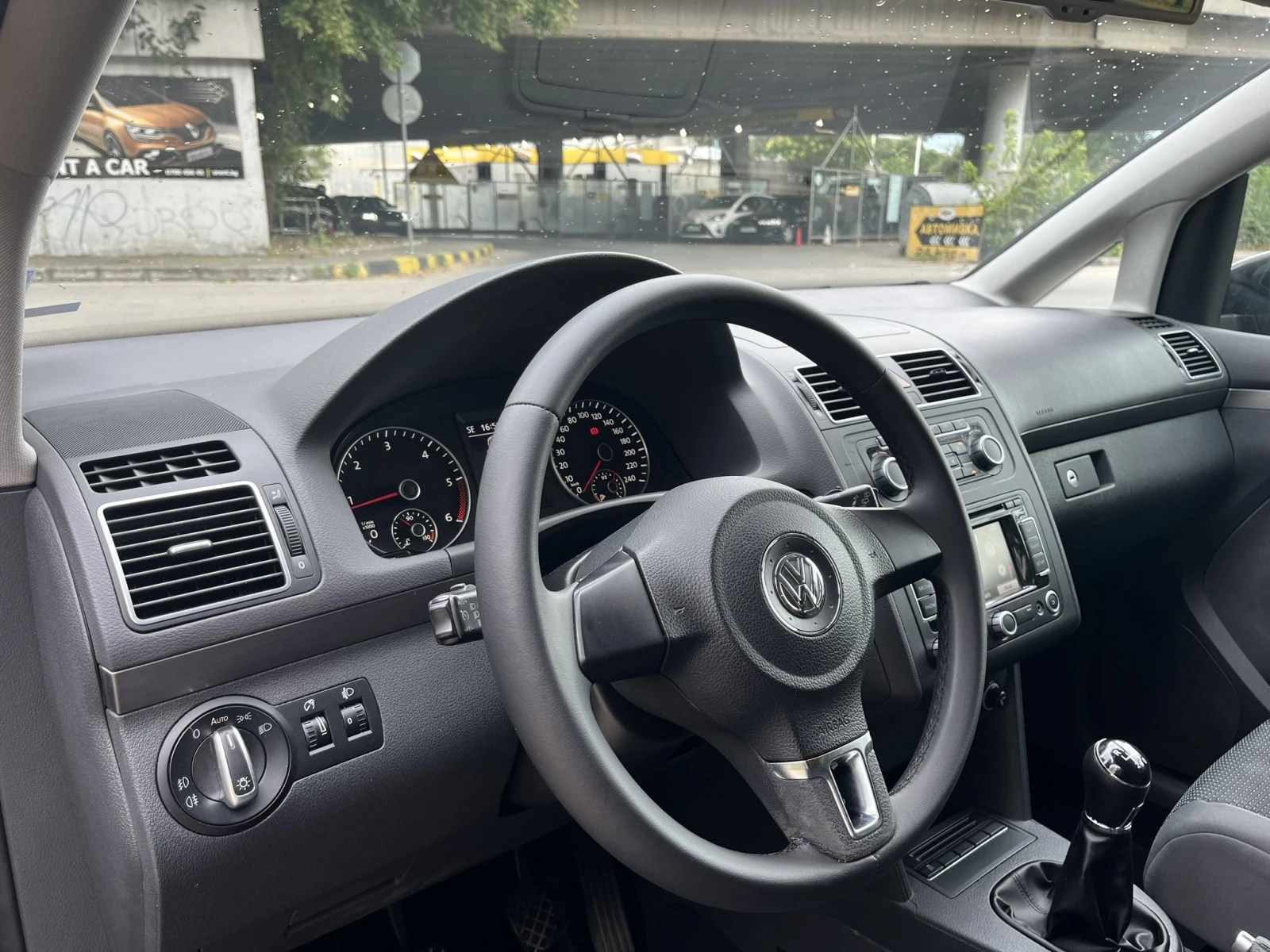 VW Touran TDI NAVI 6 скорости - изображение 6