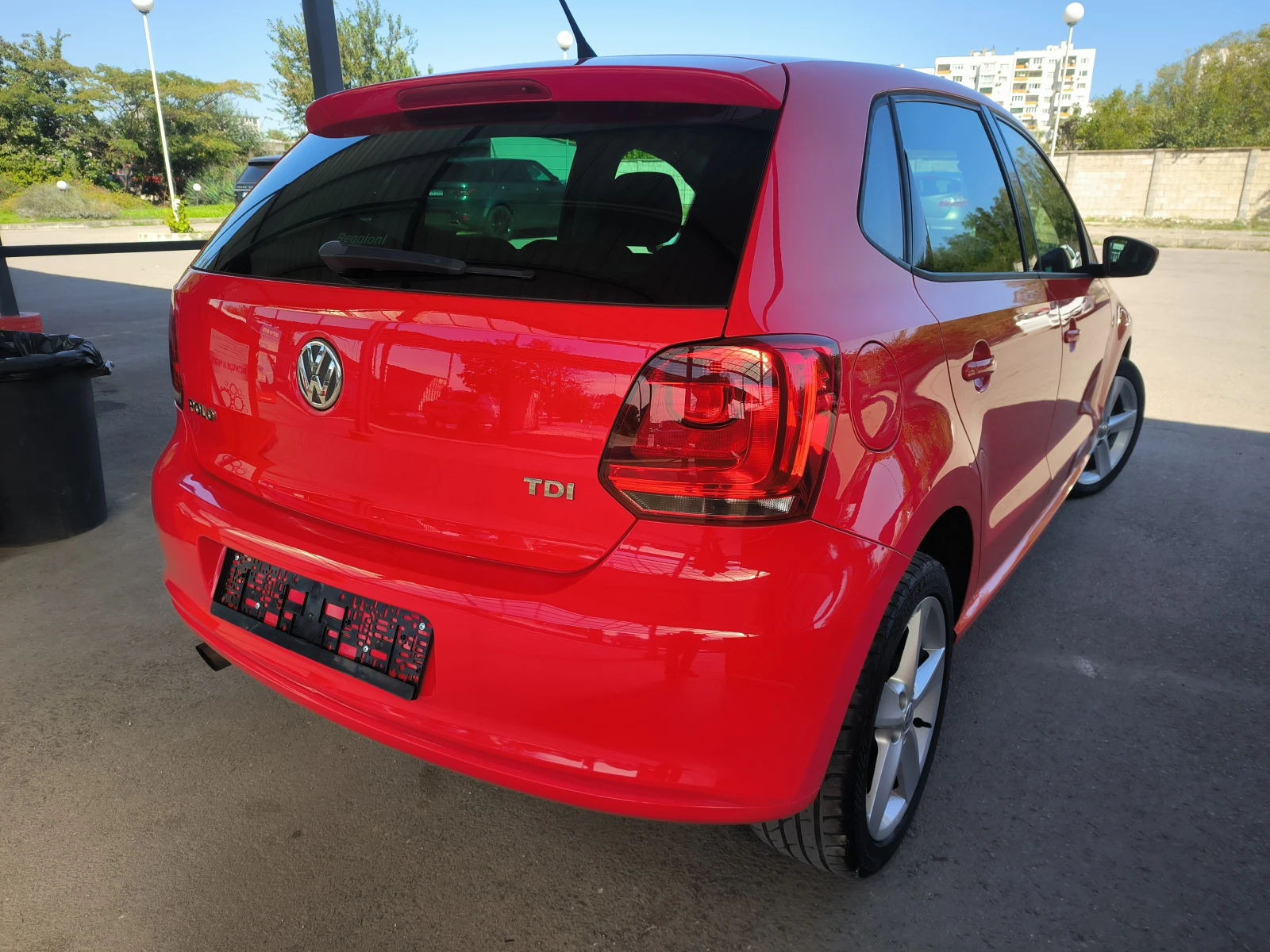 VW Polo 1.6TDI AUTOMATIC 90ks. - изображение 2