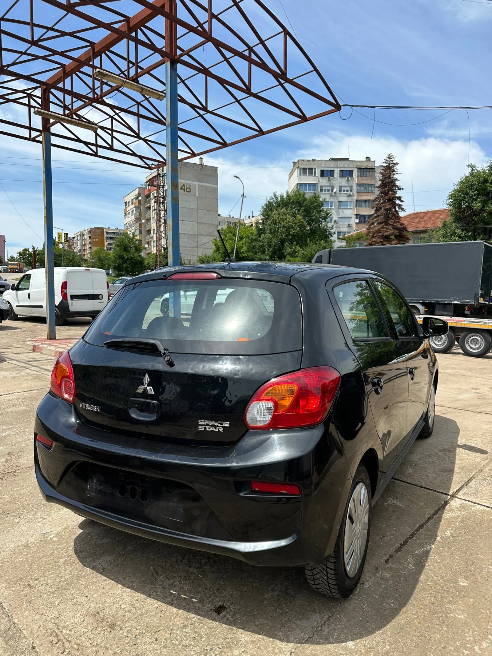 Mitsubishi Space star 1.0i EURO 6 - изображение 4