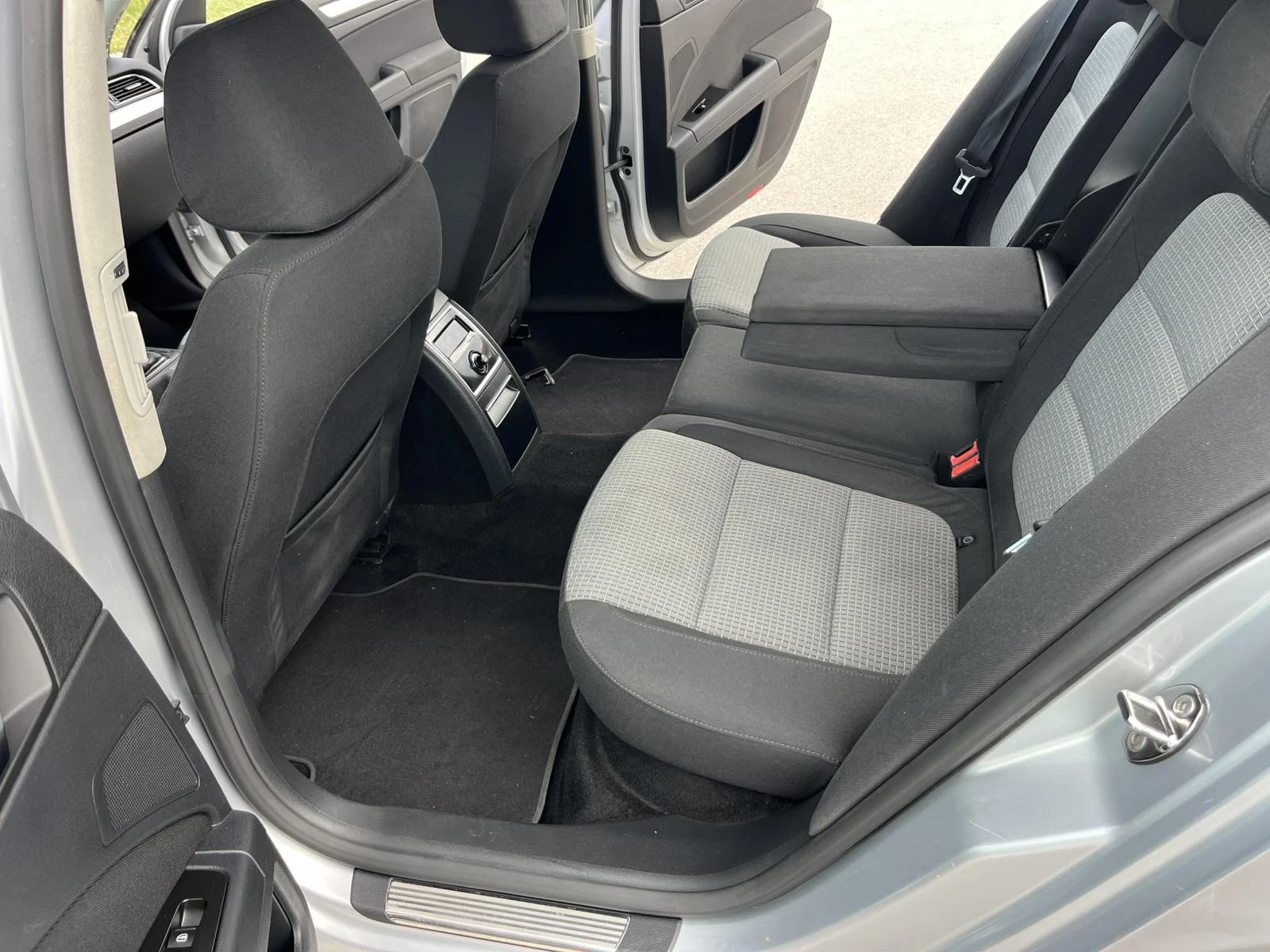 Skoda Superb 2.0TDI 140к COMMON RAIL EURO 5A АВТОПИЛОТ ИТАЛИЯ - изображение 9