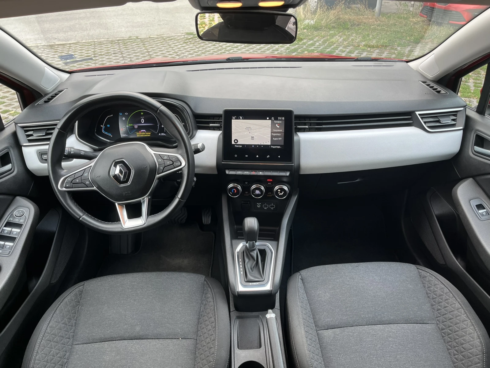 Renault Clio ZEN 1.6 E-Tech Hybrid Auto - изображение 8
