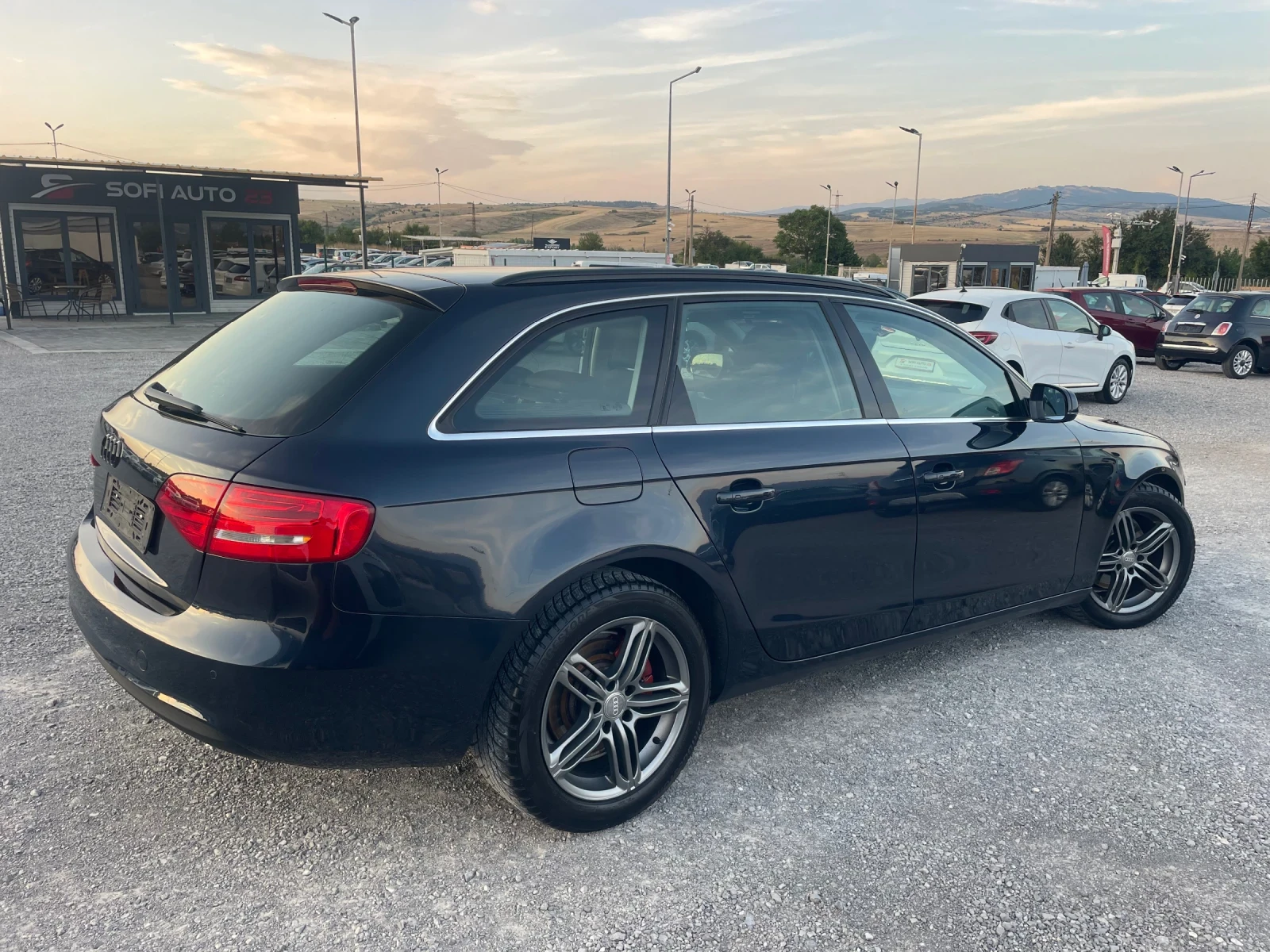 Audi A4 2.0TDI FACELIFT 143КС - изображение 7