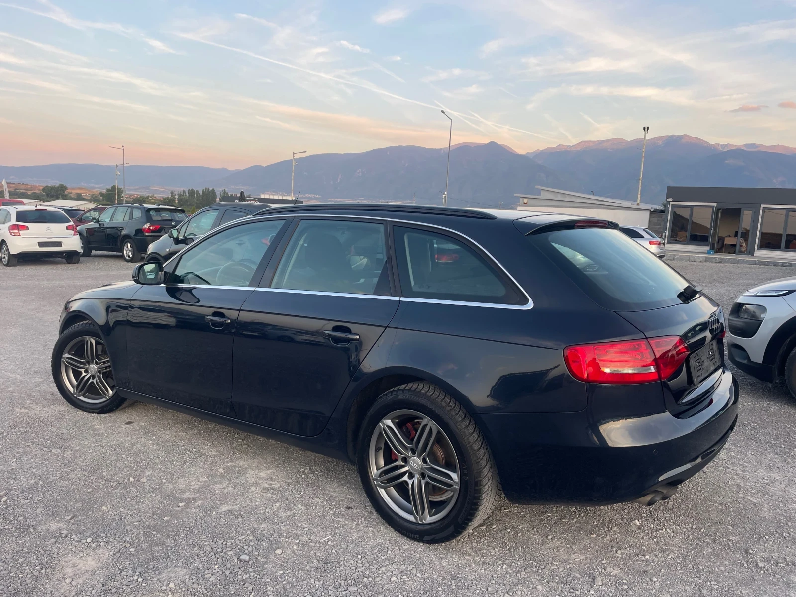 Audi A4 2.0TDI FACELIFT 143КС - изображение 5