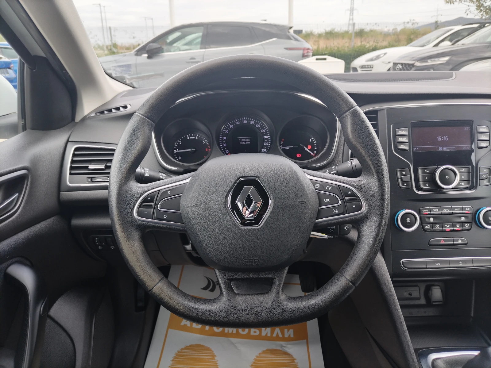 Renault Megane 1.3TCe 140 к.с./Life - изображение 9
