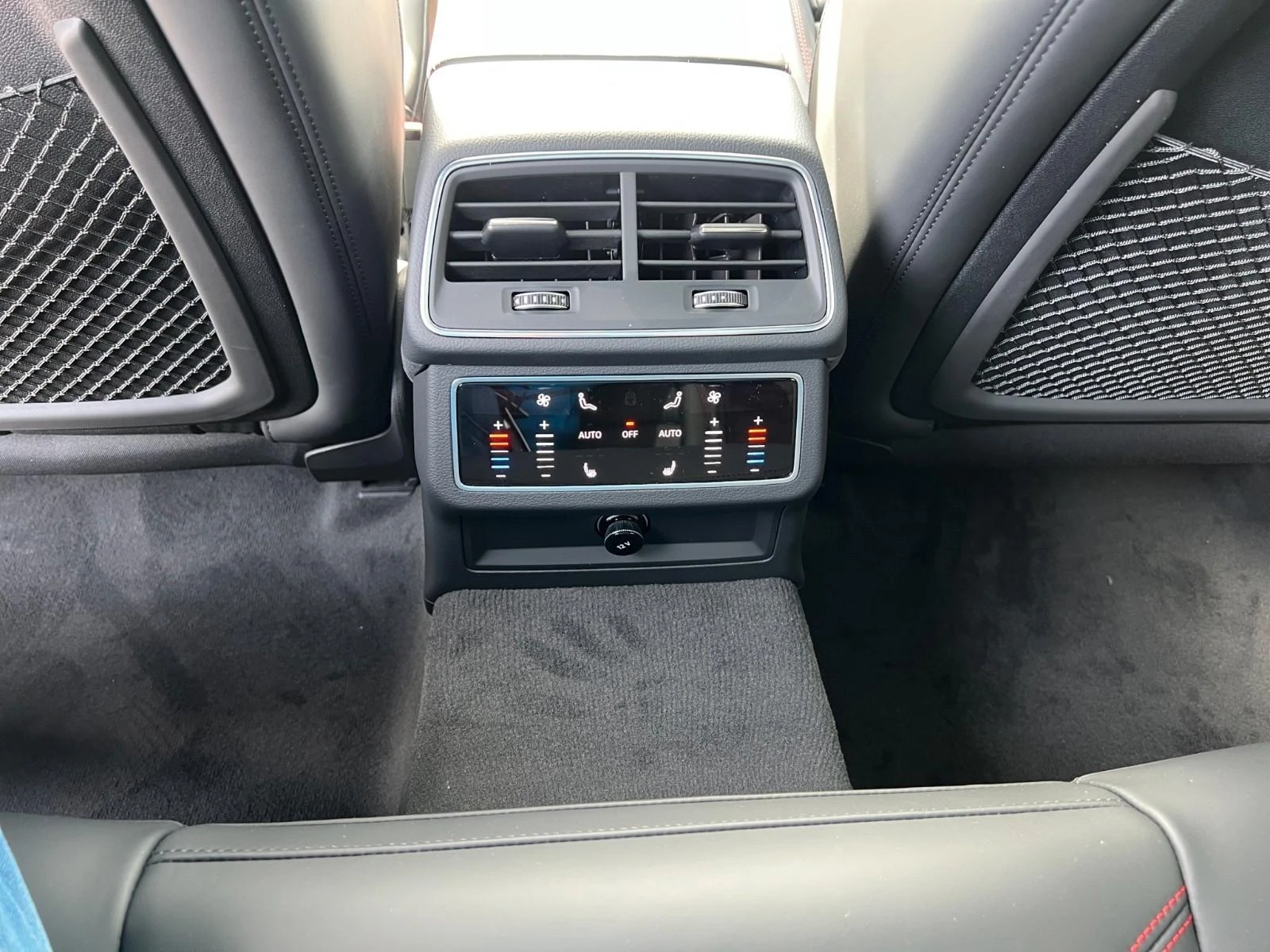 Audi Rs6 PERFORMANCE/CERAMIC/DYNAMIC/HEAD UP/B&O/ | Mobile.bg � ����������� 15