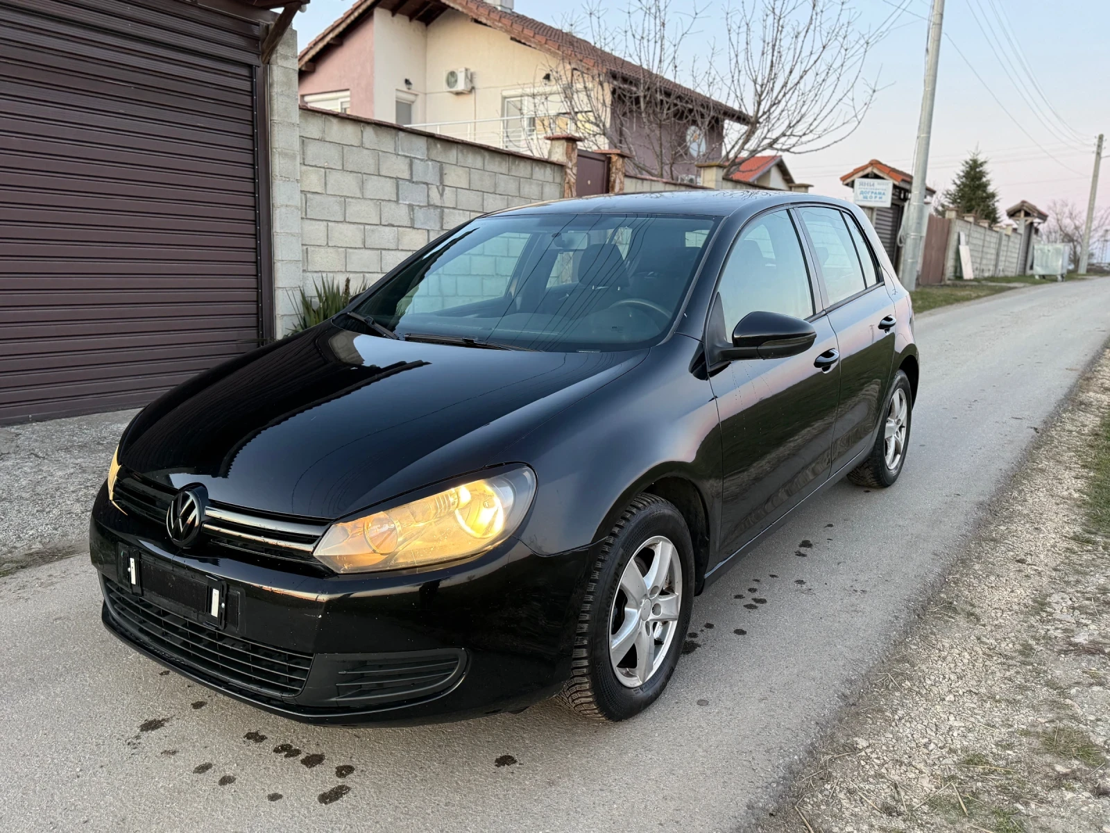 VW Golf, снимка 2 - Автомобили и джипове - 53739336