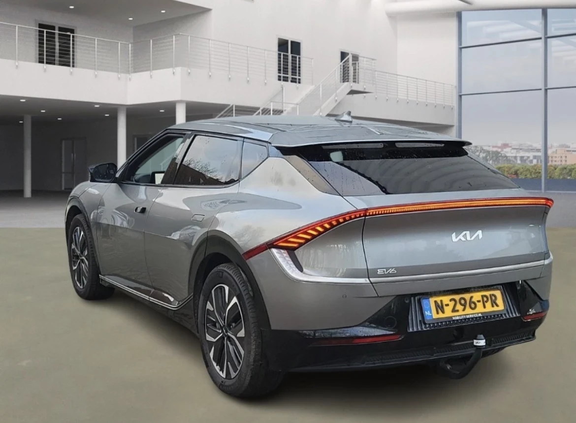 Kia EV6 Plus 77.4kWh RWD/MERIDIAN/CAM/DISTRONIC/KEYLESS/, снимка 3 - Автомобили и джипове - 54070404