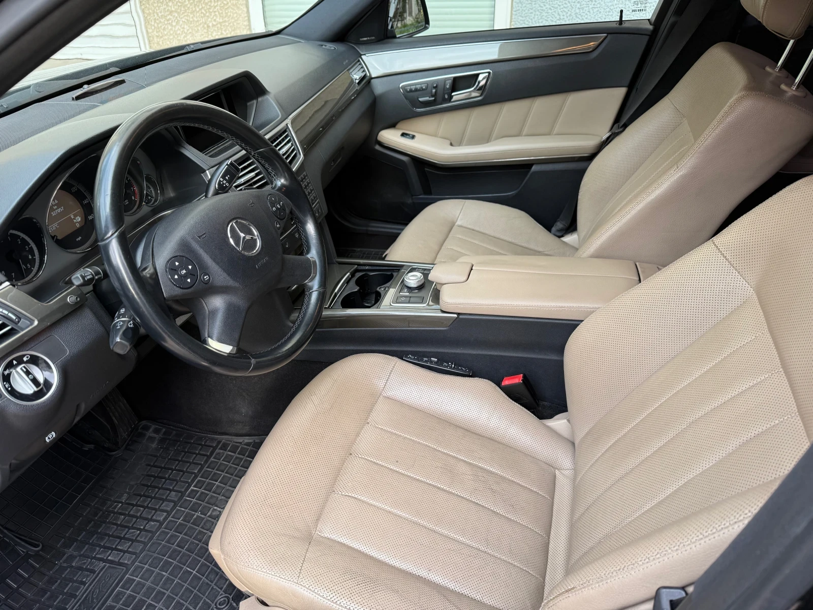 Mercedes-Benz E 500, снимка 7 - Автомобили и джипове - 54194715