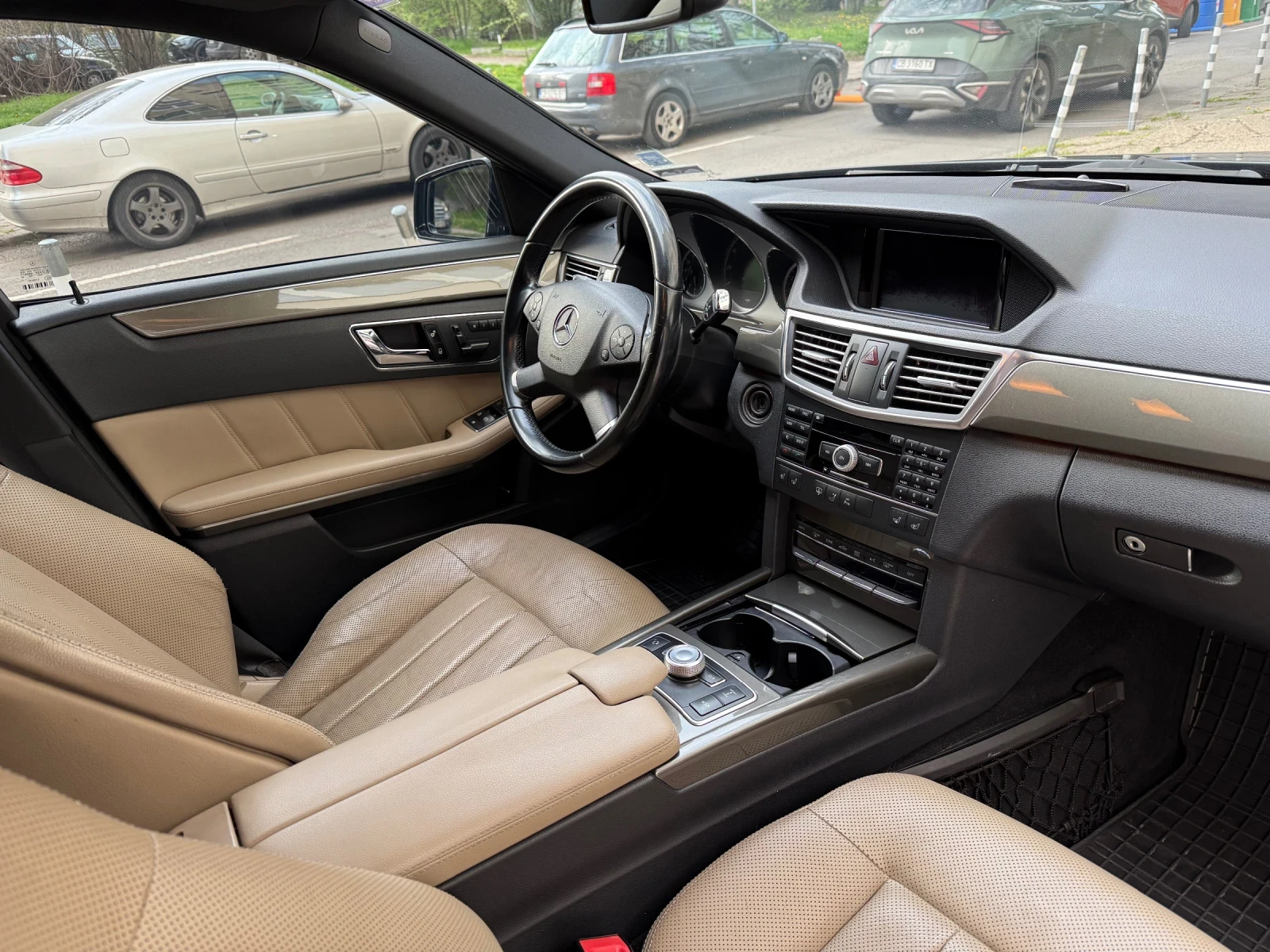 Mercedes-Benz E 500, снимка 8 - Автомобили и джипове - 54194715