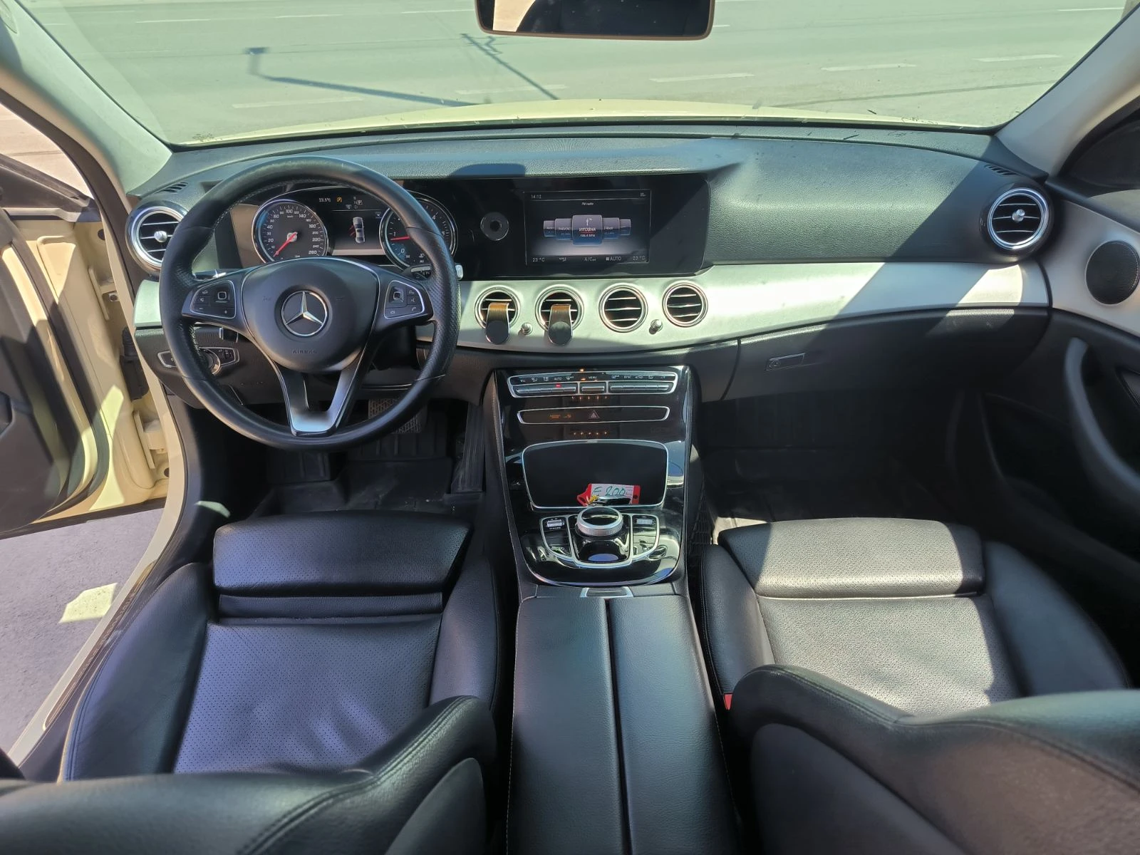Mercedes-Benz E 200 2.0d-Navi-Kamera-, снимка 14 - Автомобили и джипове - 54214397