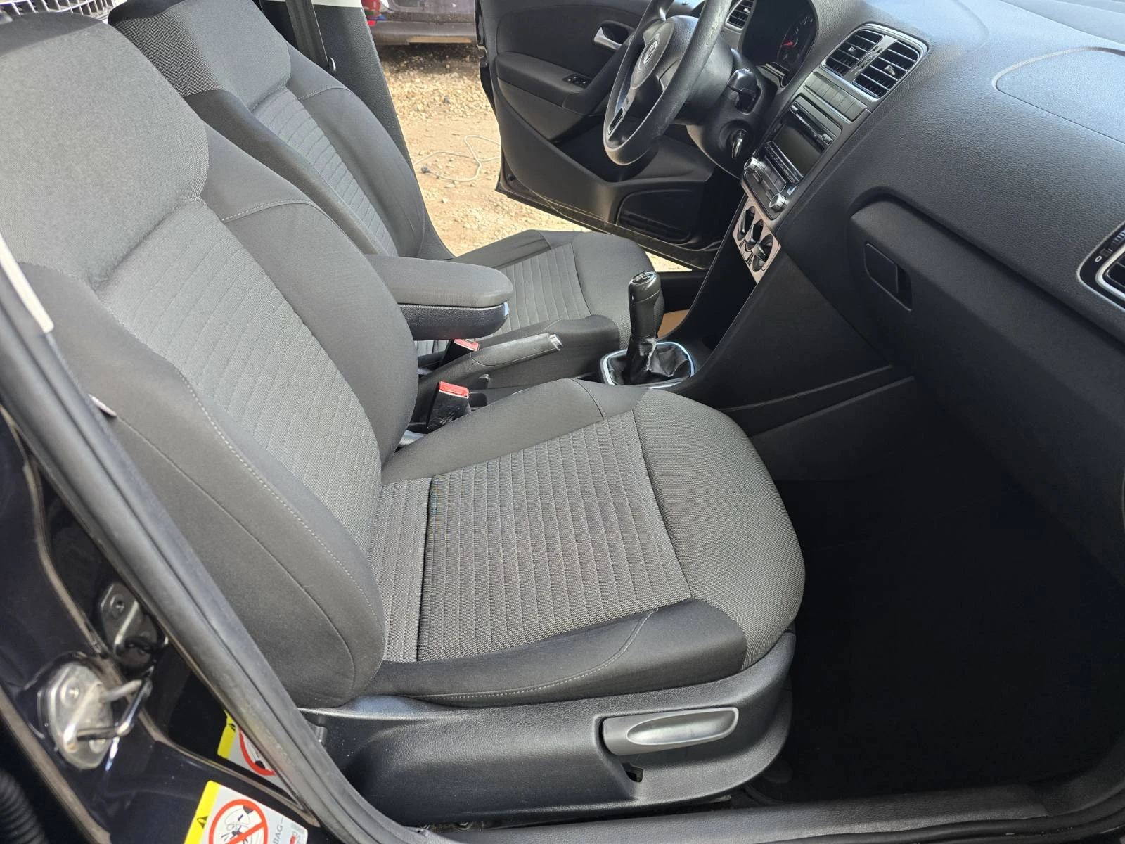 VW Polo 1, 4 bending 86кс., снимка 6 - Автомобили и джипове - 54249680