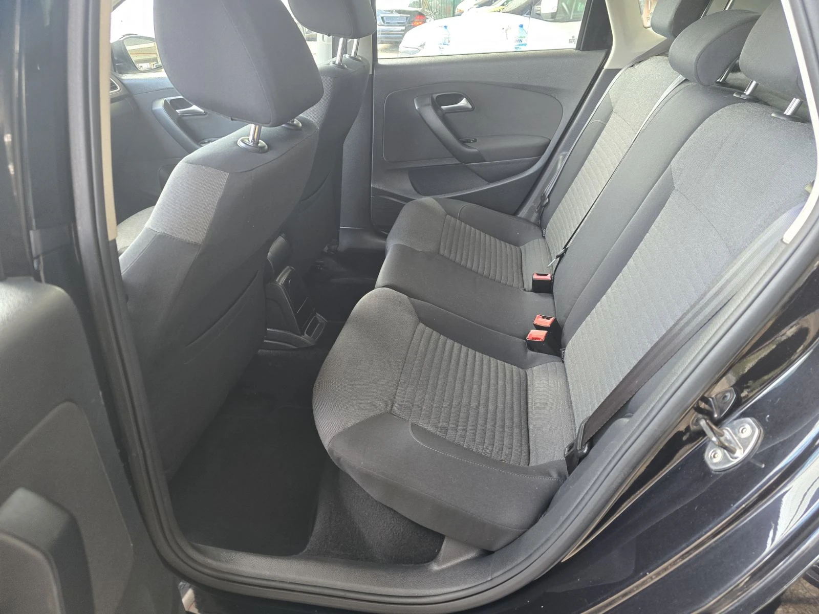 VW Polo 1, 4 bending 86кс., снимка 7 - Автомобили и джипове - 54249680