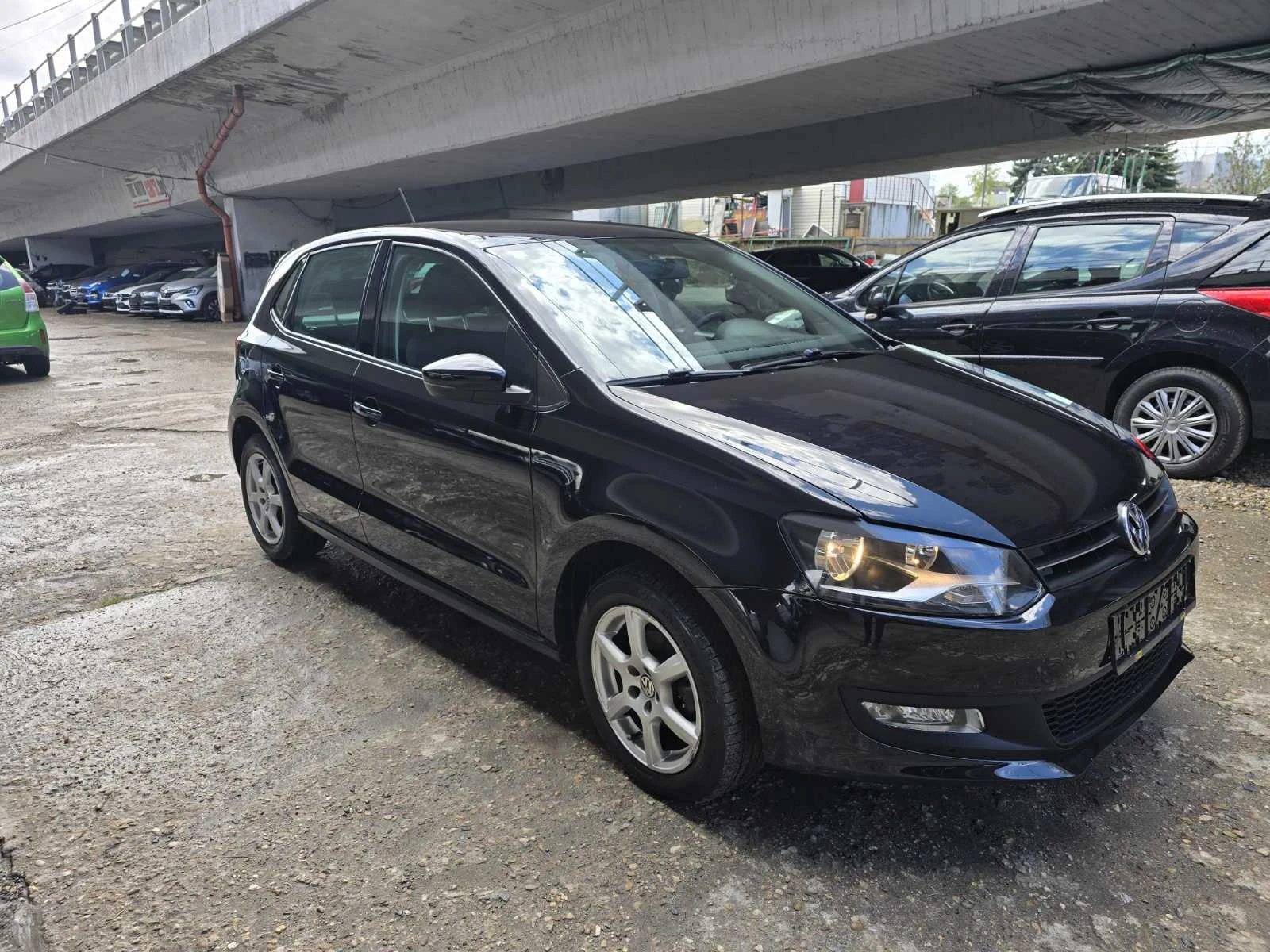 VW Polo 1, 4 bending 86кс., снимка 2 - Автомобили и джипове - 54249680