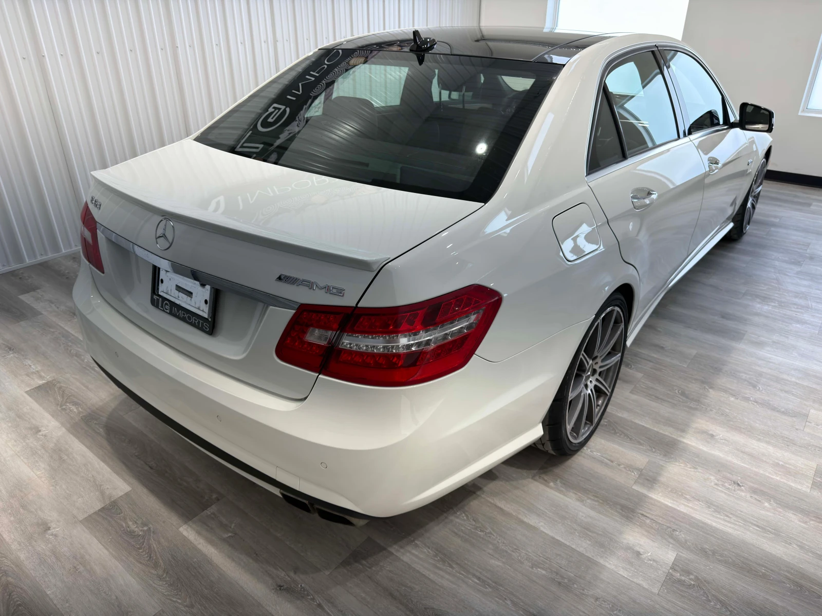 Mercedes-Benz E 63 AMG * АВТОКРЕДИТ БЕЗ ПЪРВОНАЧАЛНА ВНОСКА* , снимка 3 - Автомобили и джипове - 55814478