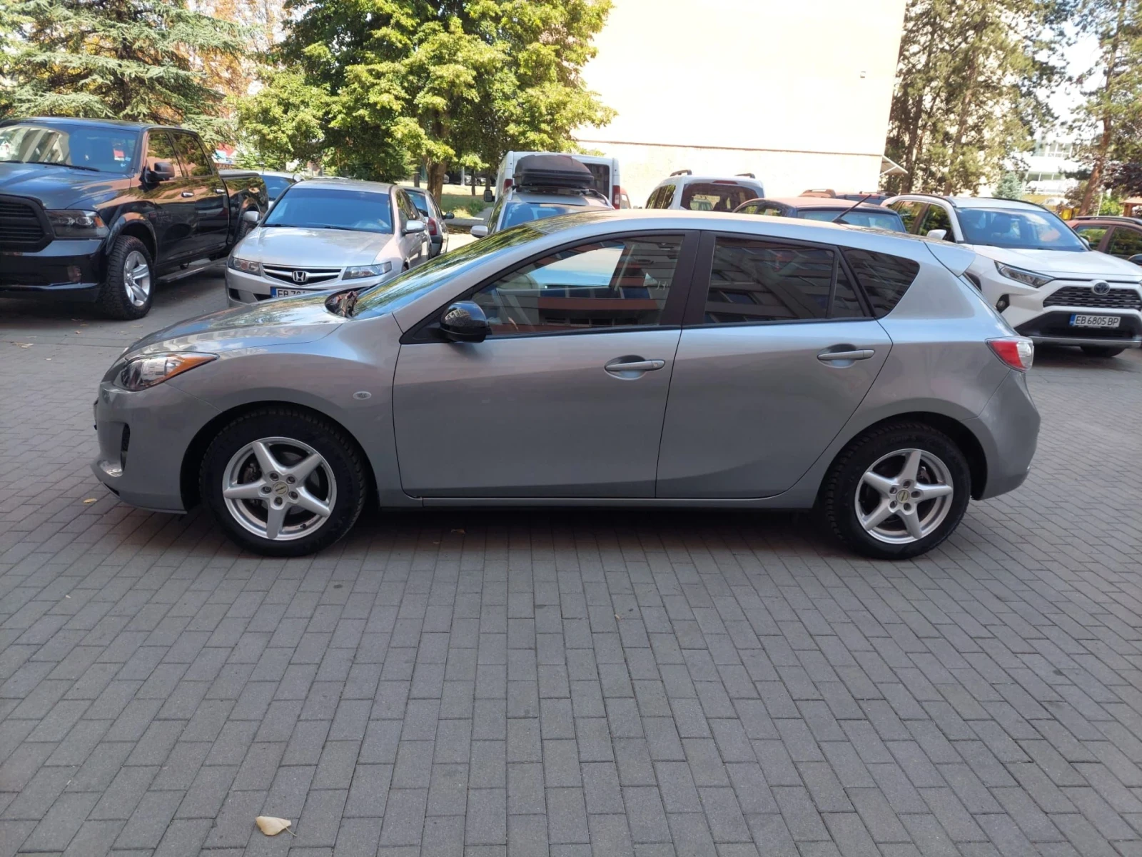 Mazda 3 1.6i 35000km FACELIFT НОВА, снимка 8 - Автомобили и джипове - 56175635