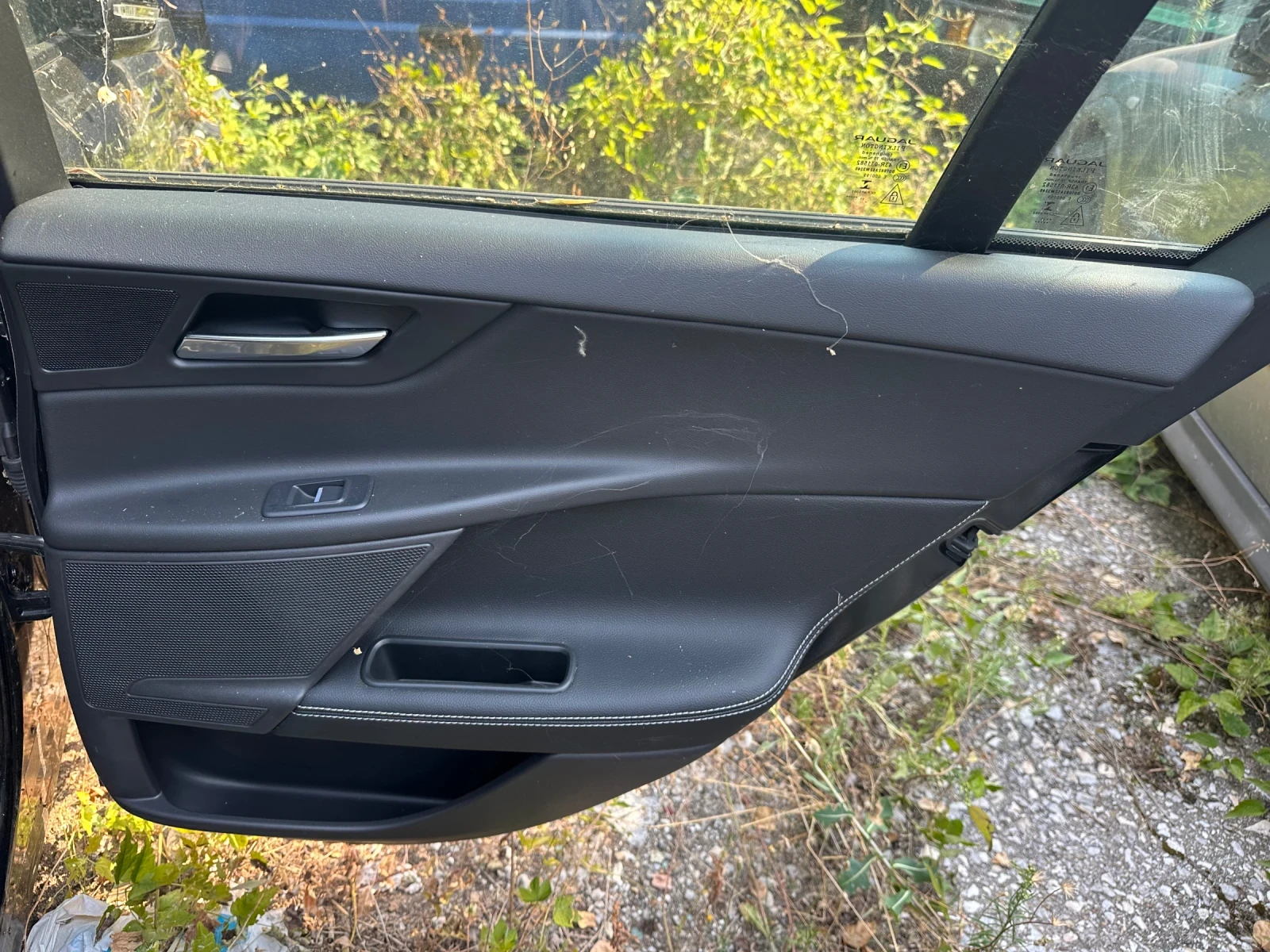 Jaguar XE, снимка 4 - Автомобили и джипове - 56379145