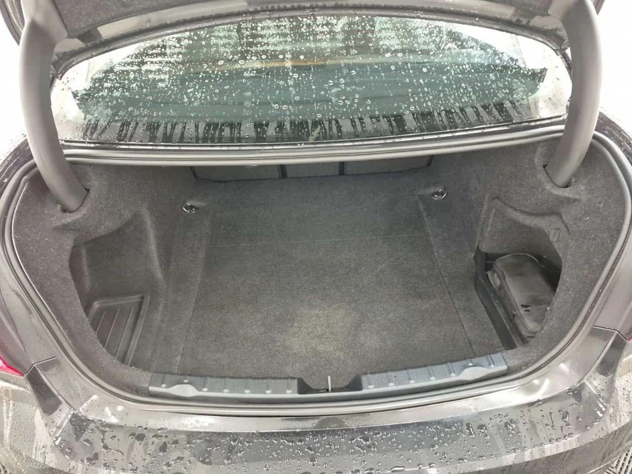 BMW 330, снимка 14 - Автомобили и джипове - 56716810