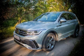 VW Tiguan R-lineTSI OPF 4MotionDSG, снимка 2