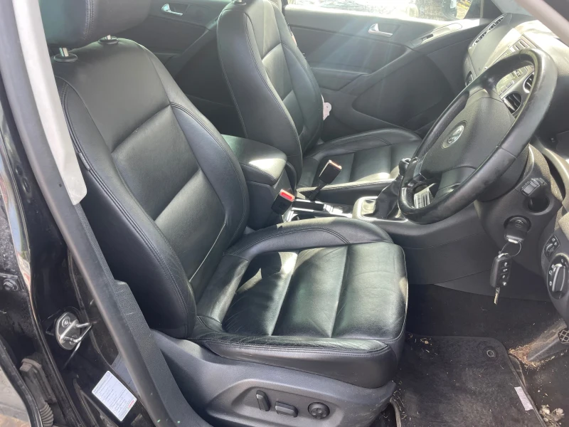 VW Tiguan 2.0 TDI, снимка 6 - Автомобили и джипове - 50202324