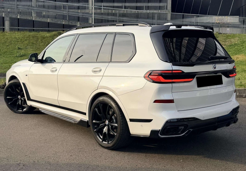 BMW X7 40i  xDrive M-Sport, снимка 3 - Автомобили и джипове - 53187343